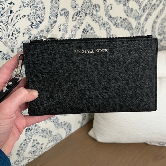 Michael Kors Logo Jet Set Double-Zip Wristlet - Picture 8 of 8